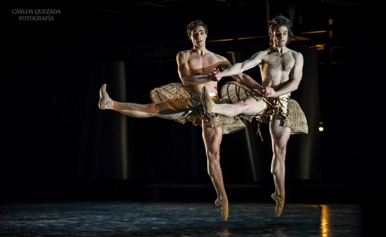 dance-world:Sacha Males and Dominic Hodal - photo by Carlos Quezada dance-world:Sacha Males and Dominic Hodal - photo by Carlos Quezada