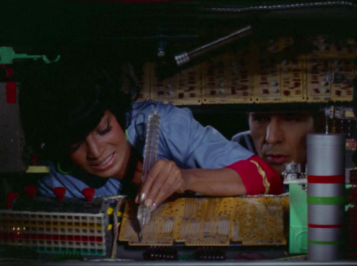 victorian-sexstache: billiam-spockspeare:  victorian-sexstache: FRIENDLY REMINDER THAT UHURA IS A GO