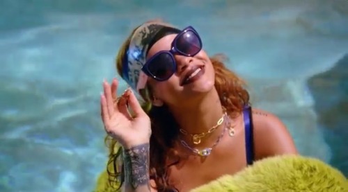 mama-wifi:  Rihanna - Bitch Better Have My Money