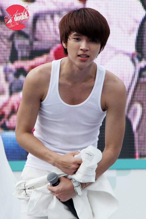 ifntwh-blog:   130608 Hana Bank Event© no doubt | do not crop/edit/remove watermark.  