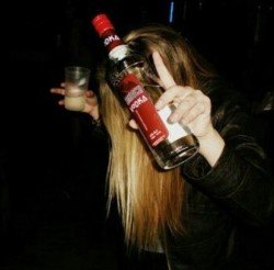 partyyy-all-night:    Let’s get wasted!