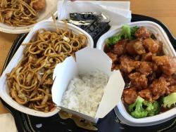 yummyfoooooood:  Chicken, Lo Mein and Rice