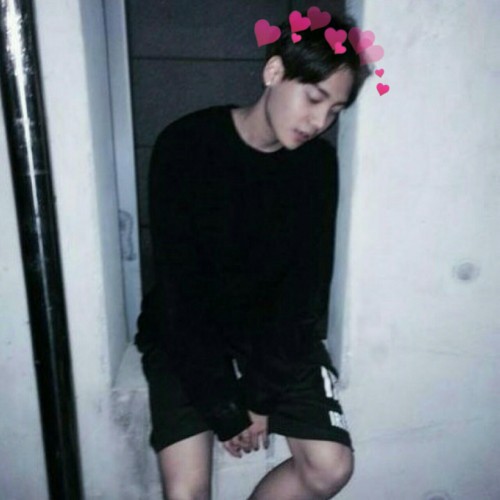 jaewonandonly:  everyone needs jaewon w/ hearts