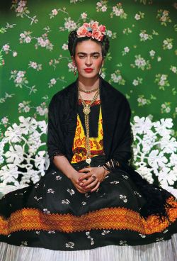 showslow:  Frida Kahlo by Nickolas Muray seen