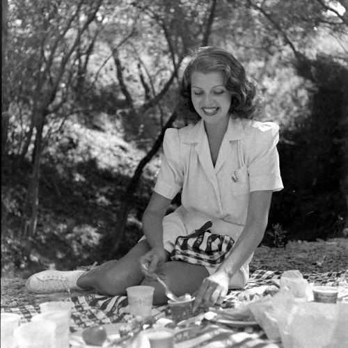 forlovelyritahayworth: Rita Hayworth photographed during a picnic in 1941.