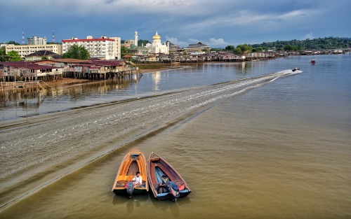 Bandar Seri Begawan - Brunei (by Bernard Spragg. NZ) 