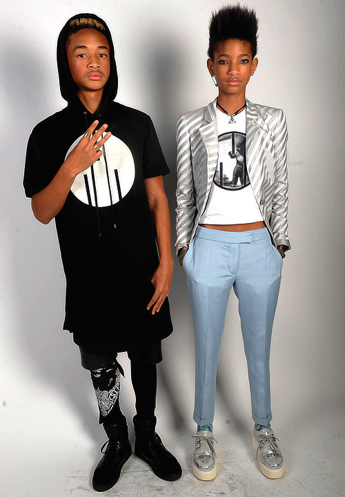 leenbeenie:  zacharyoduwole:  eightsevenmusic:  Jaden & Willow Smith  They both try to hard to be different and look awkward as shit.  Willow actually looks OK but wtf is Jaden doing…?