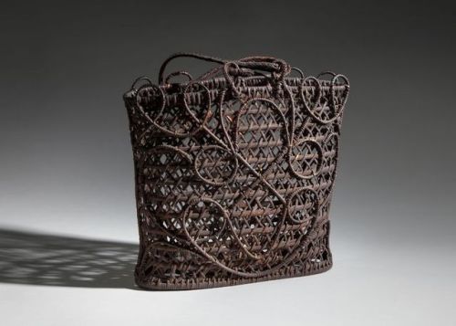 Fonte : www.pinterest.com , Basket for carrying brass gongs (balen di gangha) 20th century Ifugao Lu