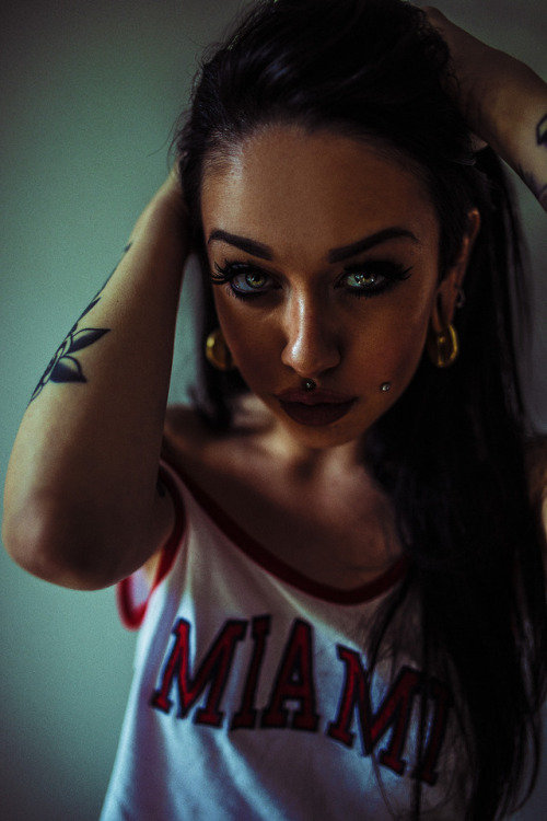 cecyliasuicide:  BY HARIS NUKEM. UNCENSORED adult photos