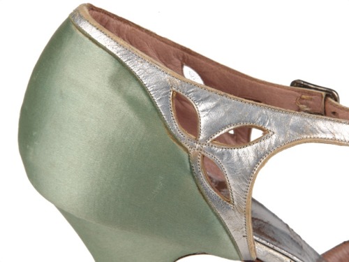 D'Orsay moss green satin shoes, decorated with silver leather straps appliqué..USA. c. 1926-1928Shoe