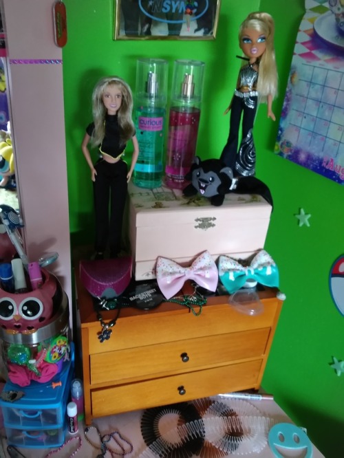 90s-2000sgirl:My Room updated Part 3