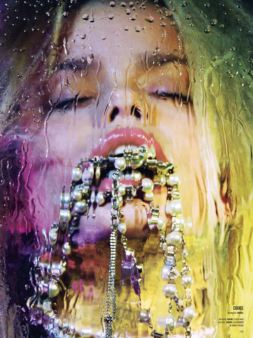 asylum-art:  Marilyn Minter: splashes photographyMinter is a photographer and painter