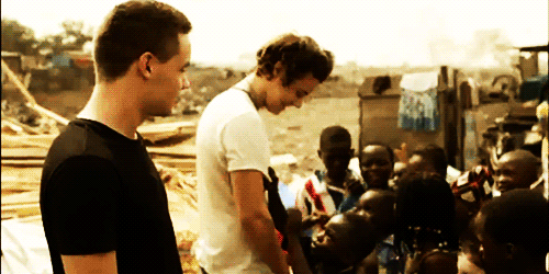 nialler-and-im-harold:  golarryorgohome:  but the little kid unrolling harrys shirt like “Oh here… let me fix that for you”  At first I laughed at this then I cried for a while. 
