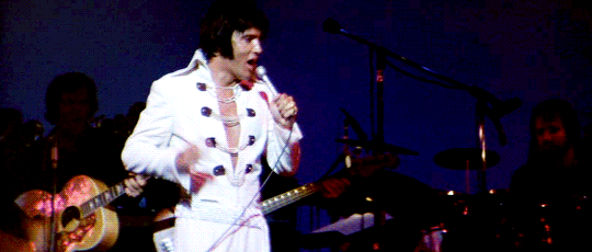 simplyelvis:Elvis performing Sweet Caroline on August 12, 1970 at the International