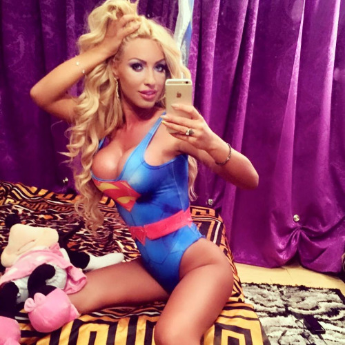 twistherpink: loredanabimbo:    Slutty Romanian blonde bimbo babe Loredana Chivu