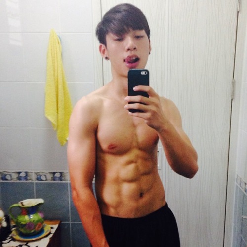 sgstarboy:  Yums ★