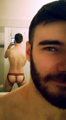 bigbroth4u:  Selfies that show both a dude’s