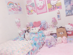 cruelcrayon:the cute part of my room My @wannabekitten’s