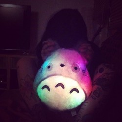 ahistoryofweedcraft:  Glow totoro glowwwwww