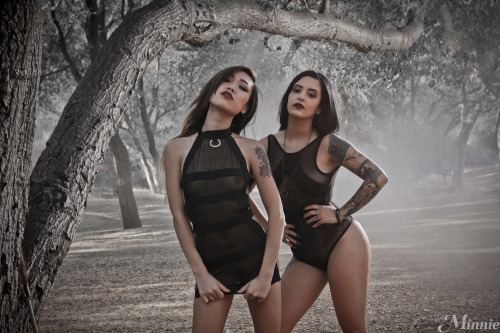babyscarlet:  minniescarlet:  Happy Halloween! From me &amp; Kory Minx &lt;3 a few pix from 