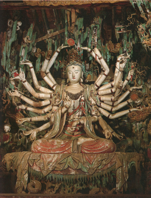 artoffreddieniem-blog: 【千年沧桑  佛塑辉煌】山西平遥双林寺有一千四百年的历史，最让它名声远扬的两千多尊彩绘泥塑，神形兼备，世界级艺术财宝，能够完好保存至今，真是一大幸事。推