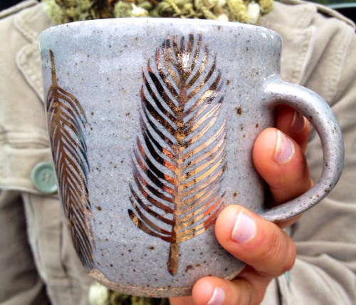 Golden Feather Mug Nothing but class and art with this golden feather mug. Simplicity is real beaut