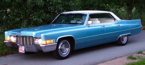 crazyforcars:Blue & White Devilles… coupe and sedan