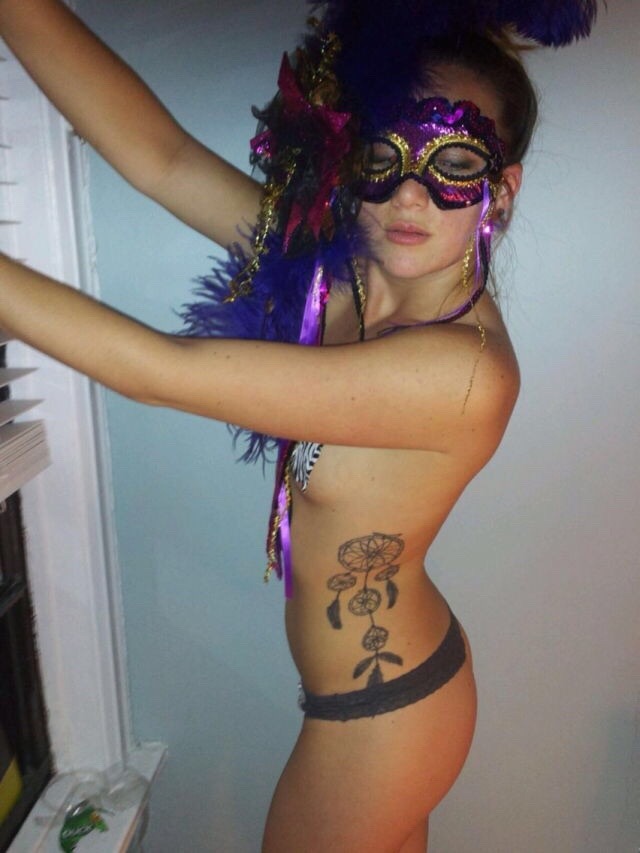 creepshots:  @cheyenneautumnpaige is sexy as fuck
