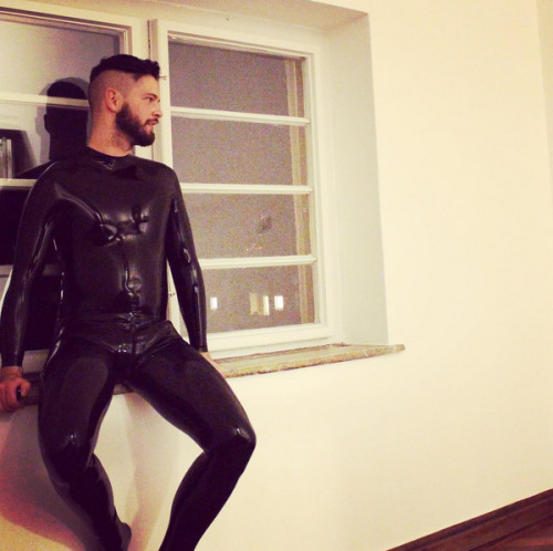 skinrubberlover:Turn your darkside into a reality