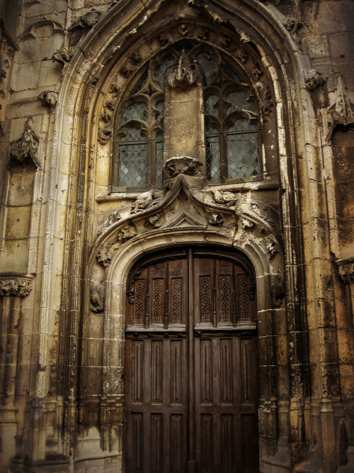 ambermaitrejean: L'église Saint-Pierre de Senlis. Senlis, France. Photos by Amber Maitrejean 