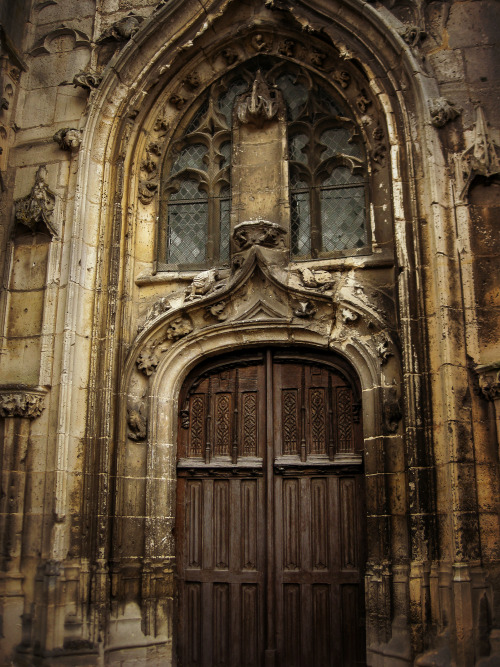 photoencounters:  L’église Saint-Pierre de Senlis. Senlis, France. Photos by Amber Maitrejean (#1) The western facade of the church was completed in 1516. (#5) The south turret staircase, crowned by pinnacles has access to the roof. 
