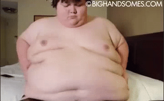 bighandsomes:  All that jiggle! www.BigHandsomes.com 