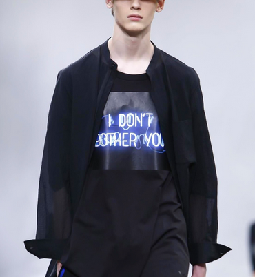 autumnwinter93:
““I don’t bother you” details @ y-3 ss16
”