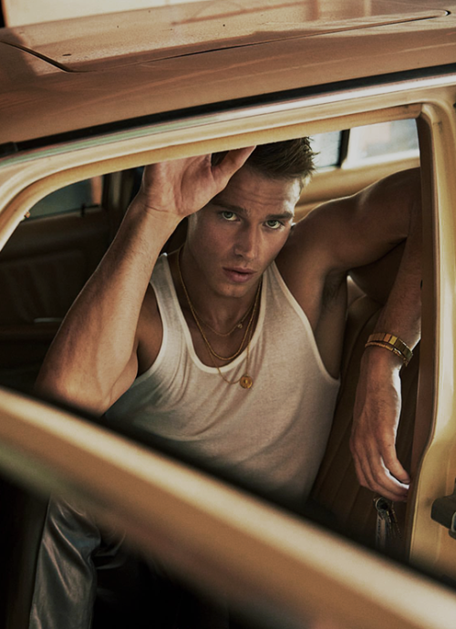 evanbvckleys: MATTHEW NOSZKA for GQ Turkey HYPE by Greg Swales (November 2020).