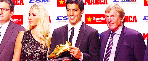 kunessii:  Luis Suarez with Golden Shoe trophy .15.10.2014  