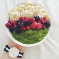 earthlingcaity:  Love me some green smoothie