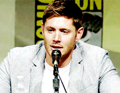 jensengifsdaily:  Jensen Ackles at San Diego Comic Con, 2012
