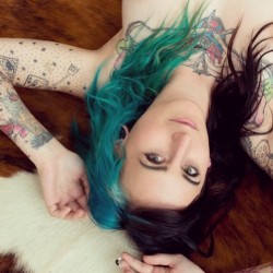 gemmaedwards:  @darkdreamer_suicide also