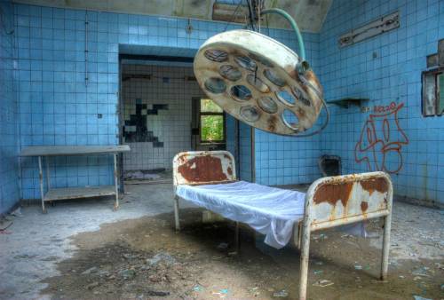 youandiareintertwined: polarthebibear: A collection of photos from Chernobyl, Pripyat and the surrou