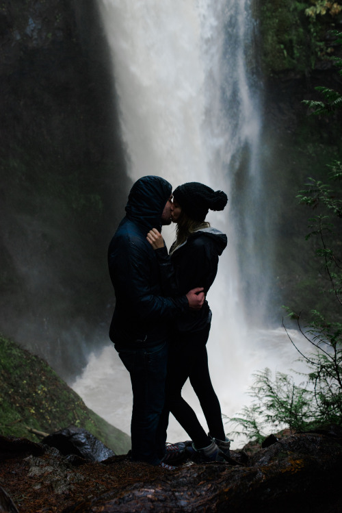 timberphoto:  Finally found a good man to kiss in pretty places. :)