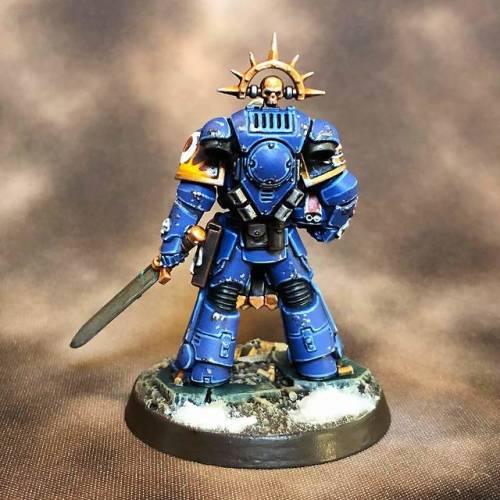 Primaris Lieutenant Volpi Primo of the Ultramarines. Absolute joy of a mini to paint!