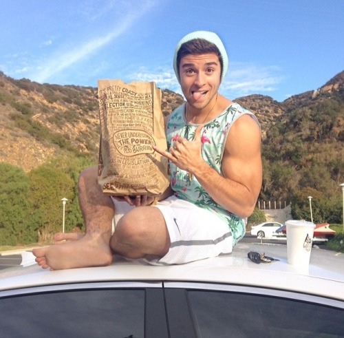 theancientcistern:  d0ntevenw0rryab0utit:  Jake Miller   welp… fml