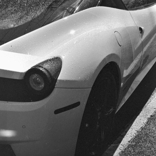 wonderfulcars:  vladpitt:  Moist (via : http://affluence-de-la-vie.tumblr.com)