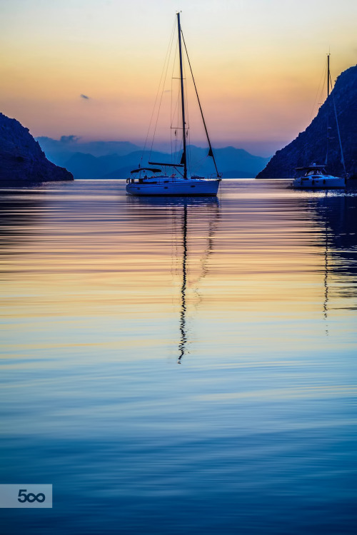 sundxwn:  The Boatby panagiotis laoudikos