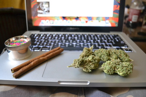 the-stoners-blog:  Stoner Supply co. Weed Socks, Hats,Beanies & More! Store // Facebook // Instagram