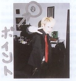 direnhumor:Assorted pictures of Kyo doing the peace sign.