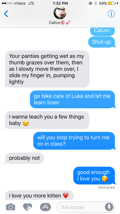 //trash comeback// AU: Calum trying to get you off in class(I promise they’ll be so much bet