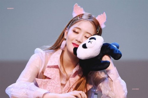 i-dleofficial:© BONBON! | DO NOT EDIT