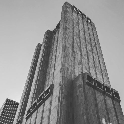 33 Thomas Street (also known as AT&T Long Lines) is a completely windowless, 170 meters tall sky