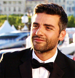 beautifullights1:Because I’m truly dedicated to bringing the best of Oscar Isaac to you all, I prese